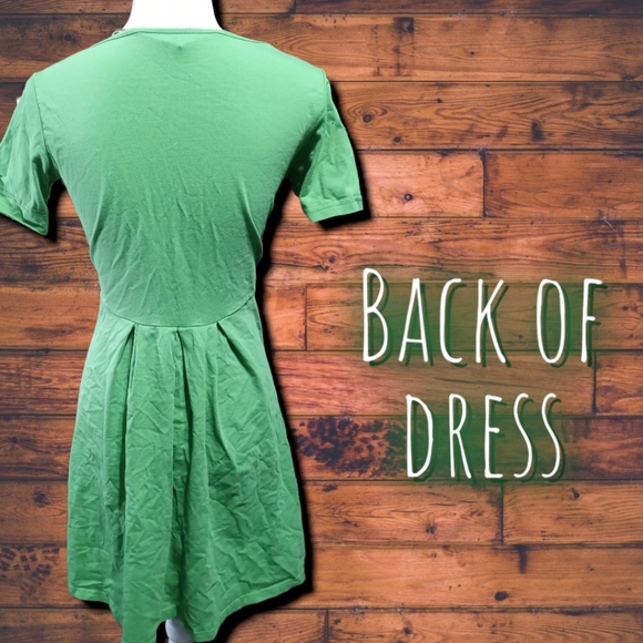 Shamrock Green Knit Fit and Flare Knee Length Short Sleeve Dress - Picture 2 of 3